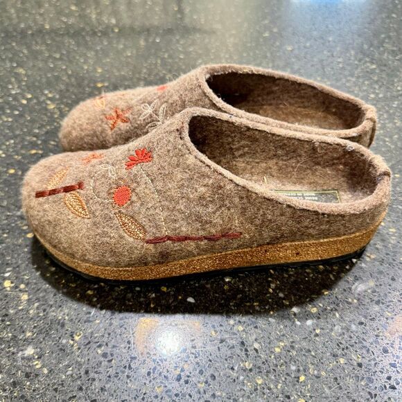 Haflinger Wool Embroidered Clogs. Brown. Size 37/US7 - Picture 5 of 9